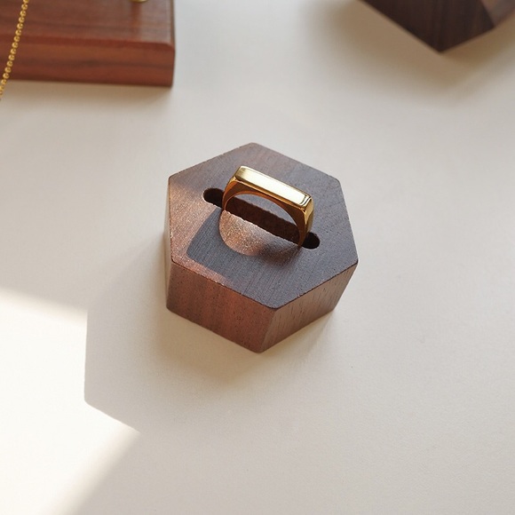 Minimalist Gold Plated Signet Ring Size 6 / 7 / 8 - Picture 3 of 7